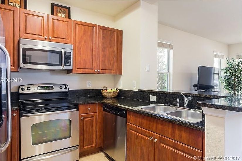 2nd image of 4720 Mimosa Pl #4720