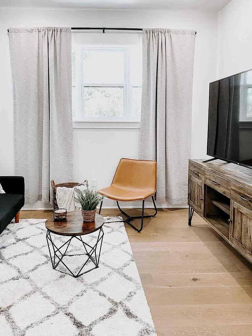 306 SE G Street — Photo 4
