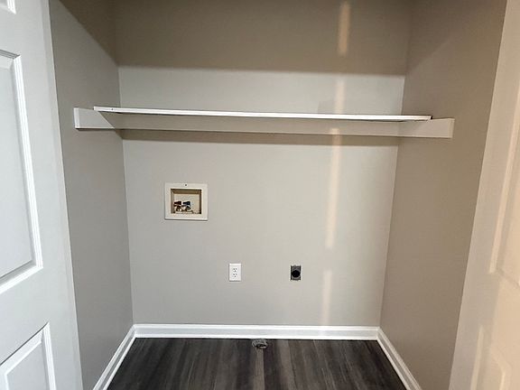 5th image of 912 Lisk St