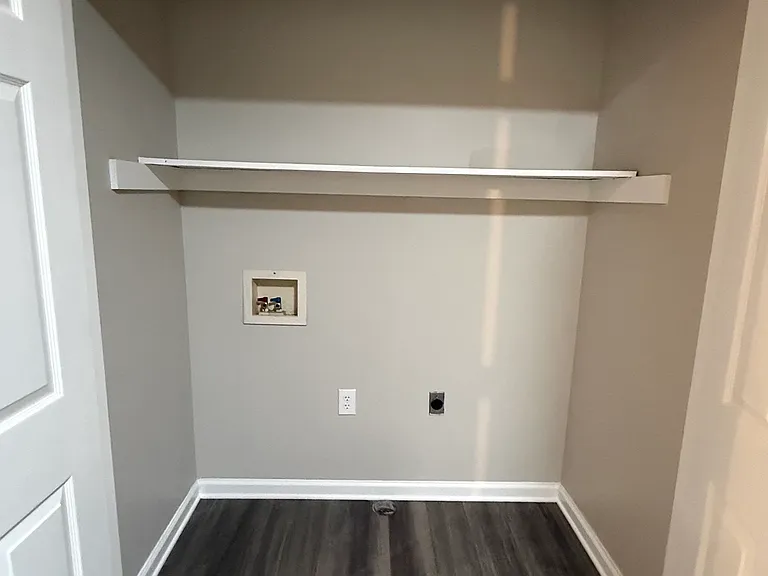 912 Lisk St — Photo 5