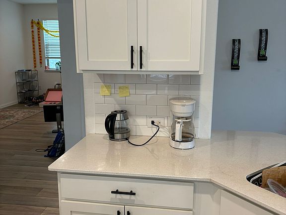 3rd image of 5905 Sandown Dr