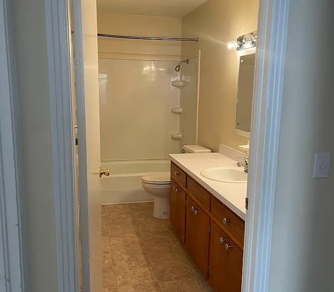 2124 Eveton Ln — Photo 11