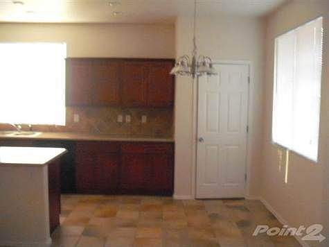 Eat-in Kitchen
