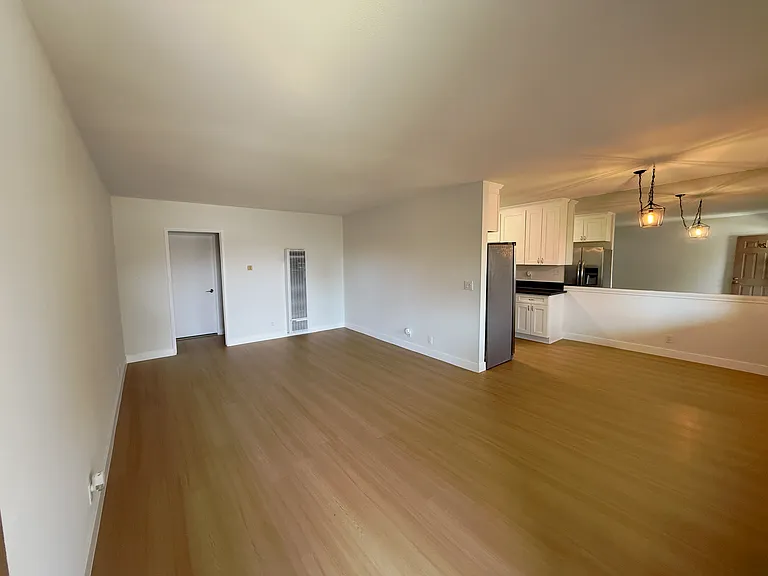 3010 Montrose Ave #29 — Photo 7