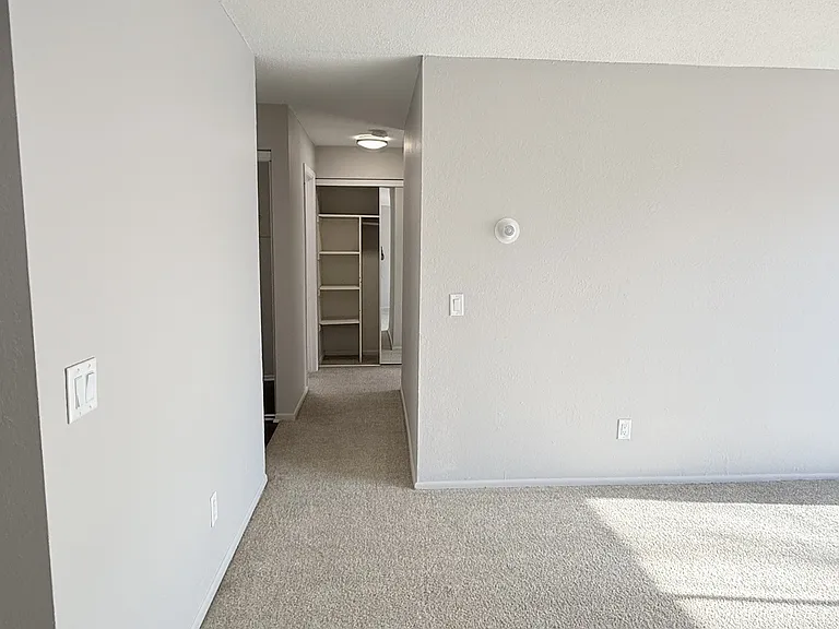 Johnson Parkway Apartments — Photo 9