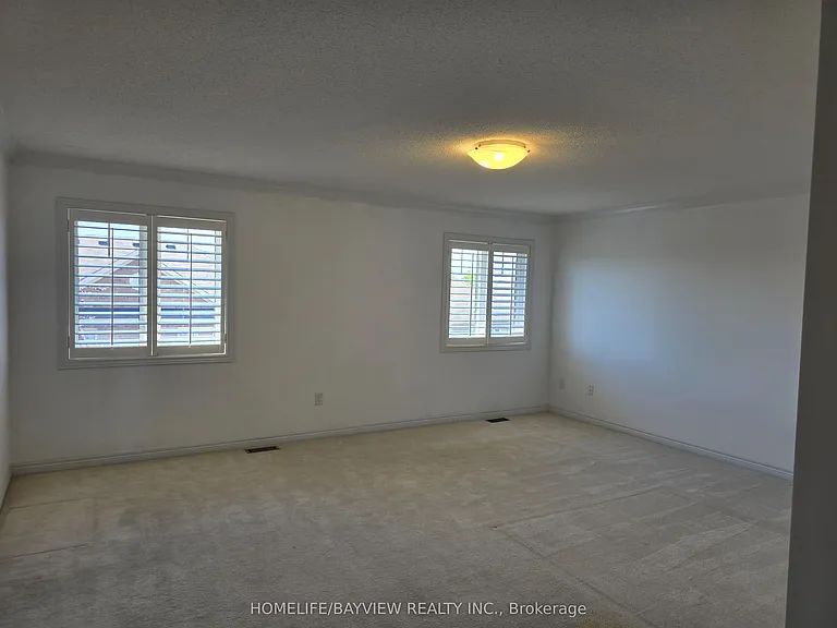 116 Sequin Dr — Photo 16