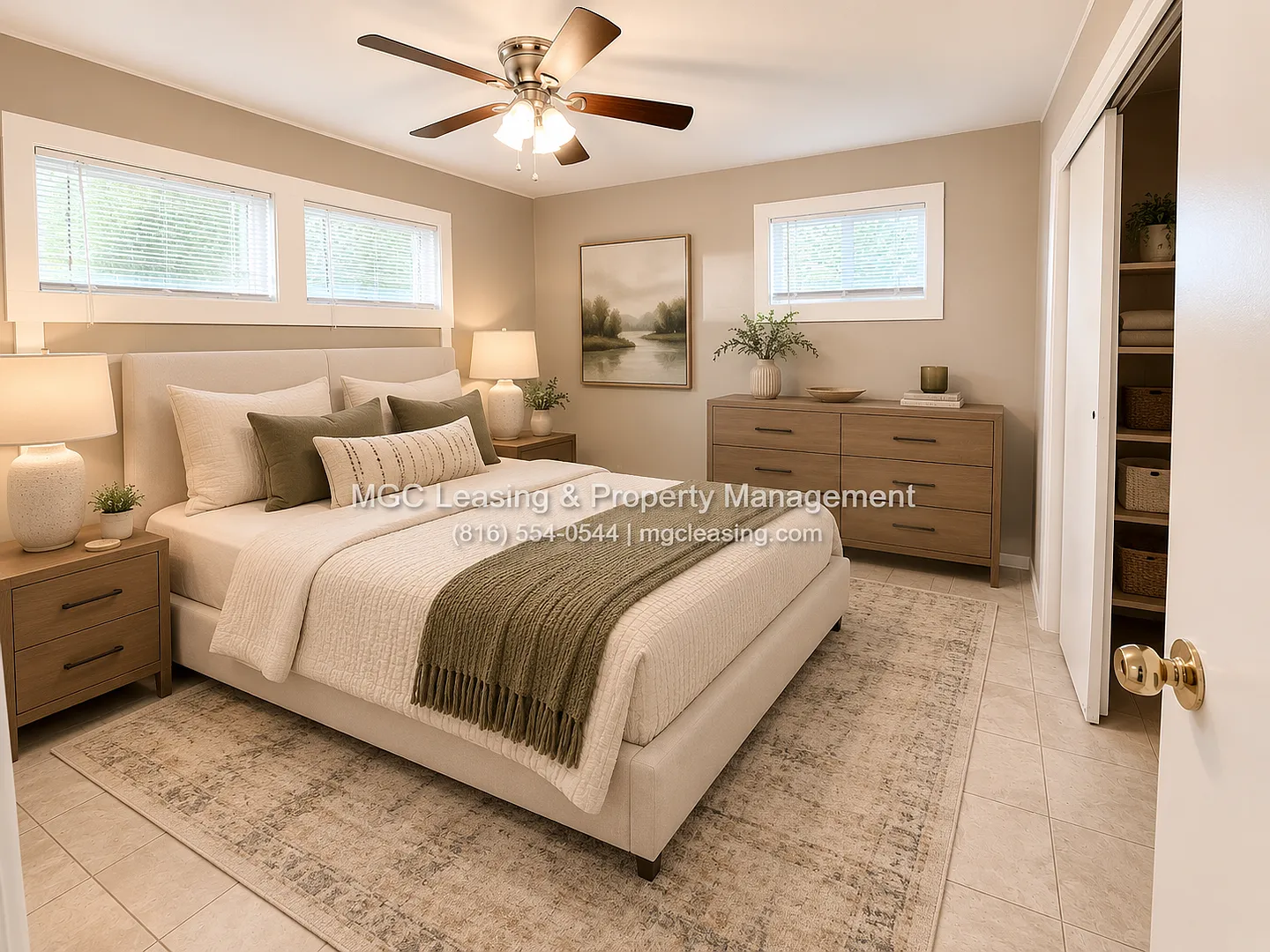Charming Corner Lot Home for Rent in Lee's Summit — Photo 3