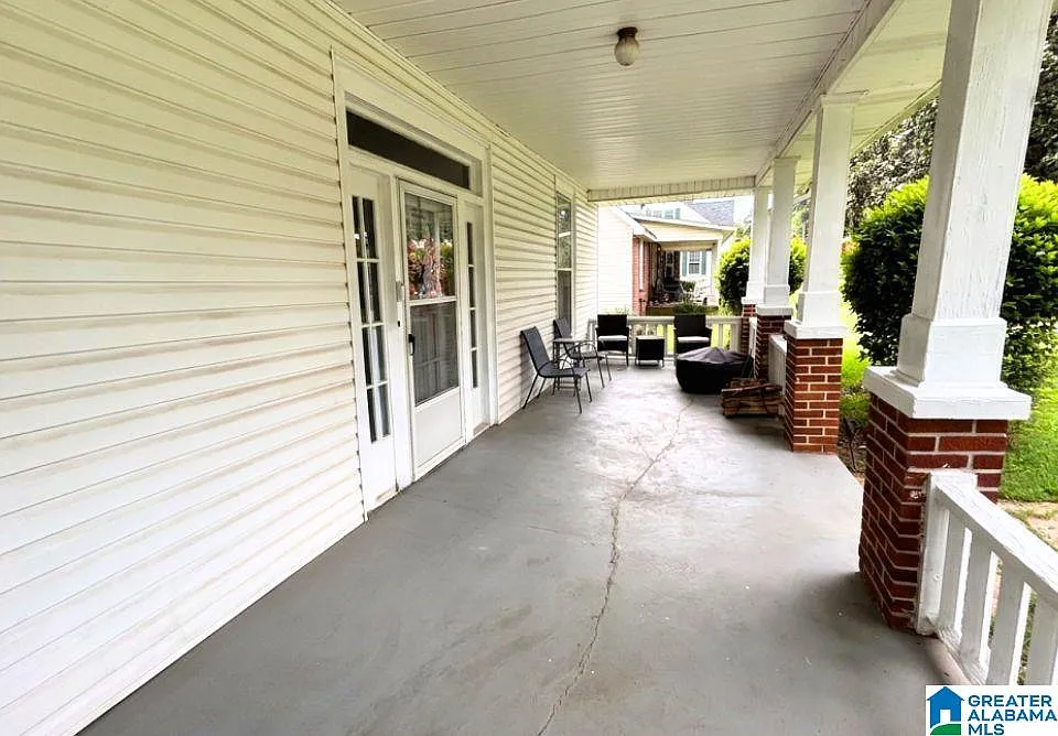 2 bed, 1.5 bath, 1927 sqft, $850 — Photo 3