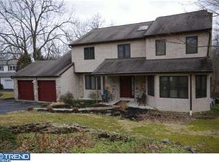 10 Embassy Cir, Norristown, PA 19403