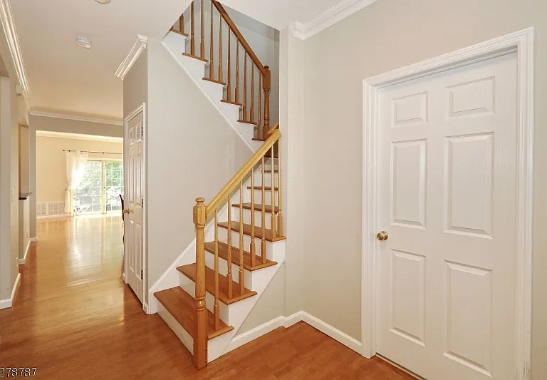 64 Park Ave — Photo 2