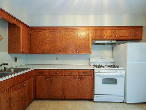 4th image of 3667 Upper 204th St #1