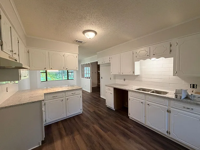 217 Flagg Dr — Photo 8