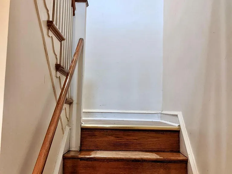 601 Glenview St #2 — Photo 11