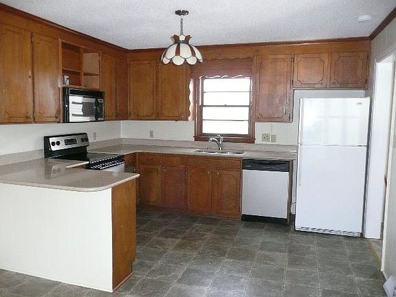 3rd image of 302 Blakely Ave
