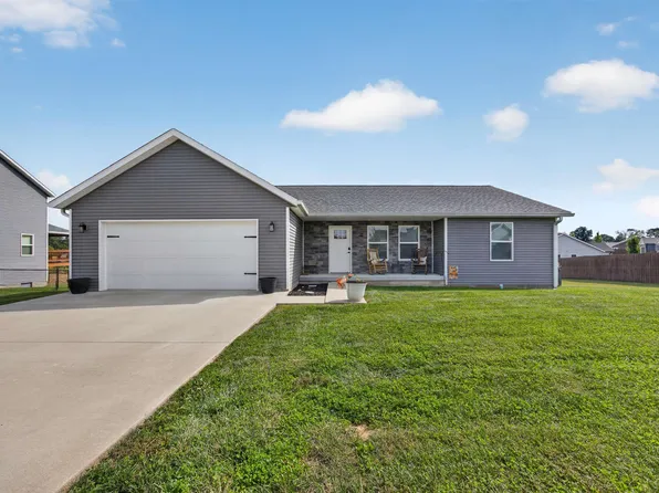 686 E Jessica St, Ellettsville, IN 47429