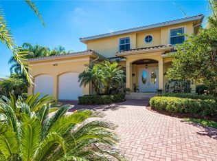 1672 Jewel Box Ave, Naples, FL 34102