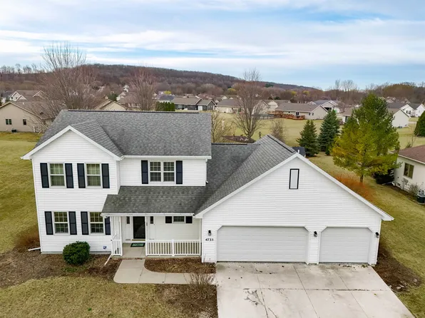 W4735 Nicklaus Ct, Sherwood, WI 54169