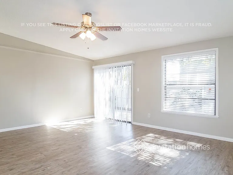 10812 Scepter Dr — Photo 3