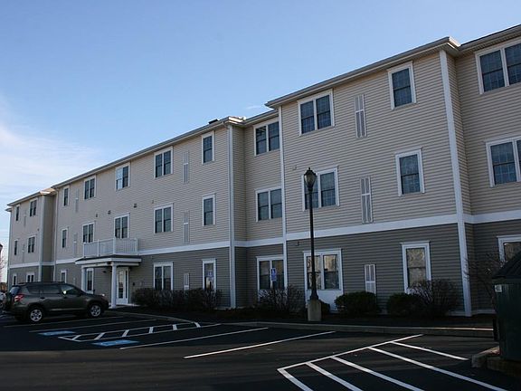 2nd image of 545 Page St Unit 204