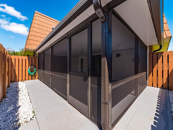 2nd image of 5658 SE Riverboat Dr #121