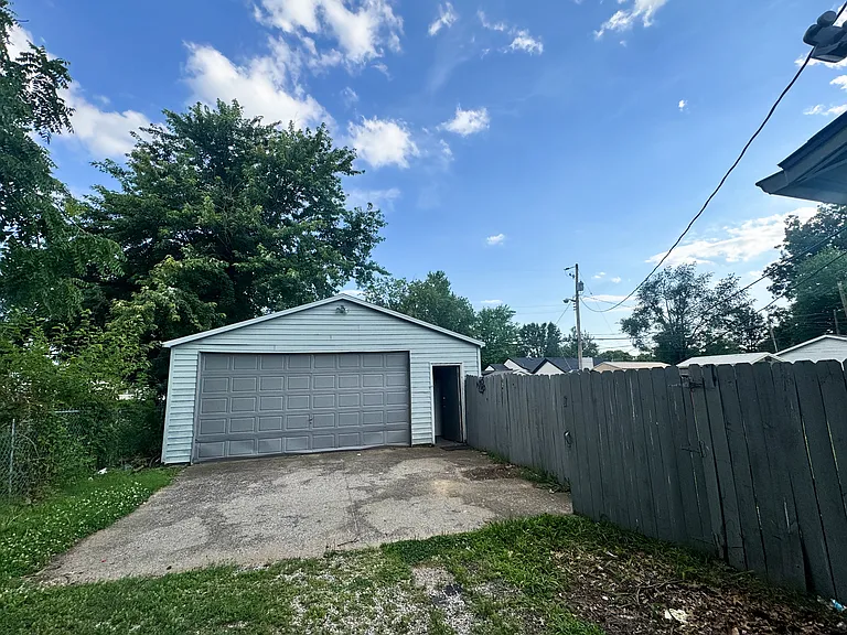3607 Covert Ave — Photo 11