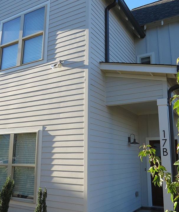2nd image of 1120 Virginia St #1B