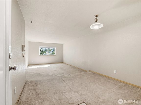 4th image of 14344 N Stone Avenue #32