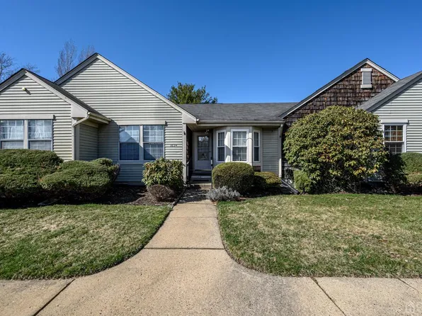169 Concordia Cir #B, Monroe Township, NJ 08831