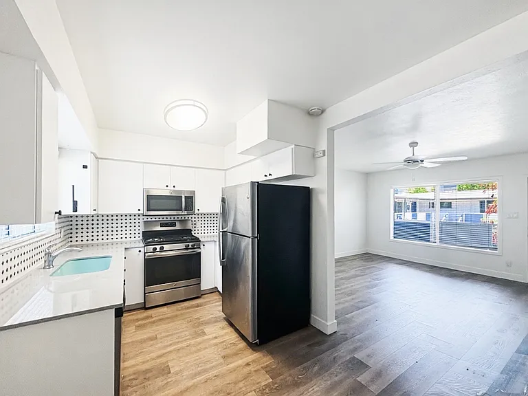 337 W Pasadena Ave #11 — Photo 4