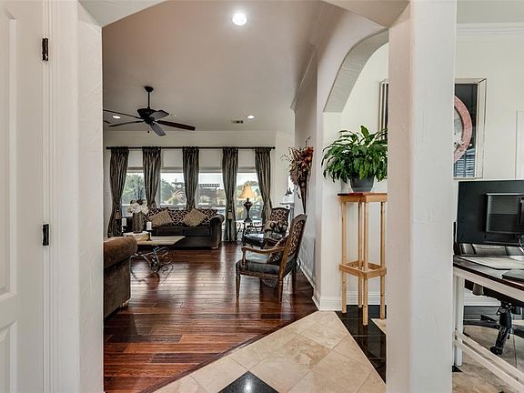 4th image of 11077 Limerick Ln