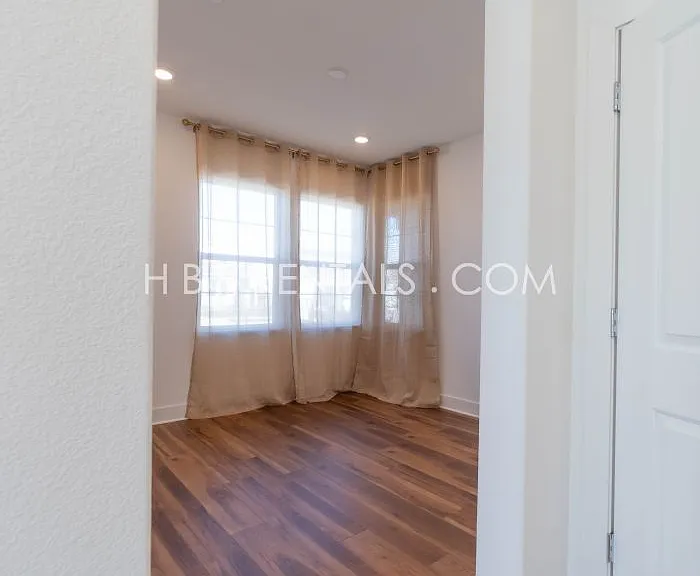2752 Tribune St — Photo 25