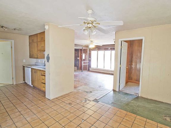 4th image of 444 S 3rd St