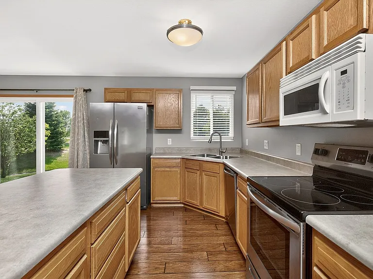 760 SE Carefree Ln — Photo 8