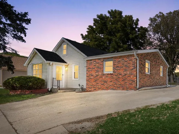 2240 West Mangold AVENUE, Milwaukee, WI 53221