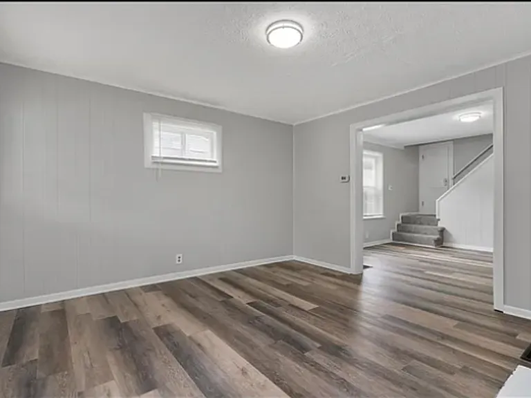 327-329 S Wayne Ave — Photo 2