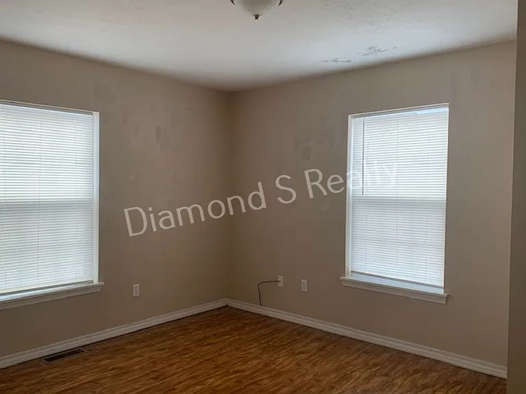 647 W Central St — Photo 10