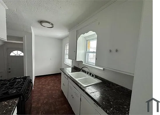 15906 Stockbridge Ave — Photo 8