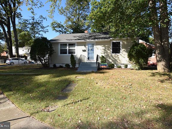 3rd image of 10801 Warwick Ave