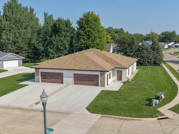 3102 Spruce Ct #B, Spirit Lake, IA 51360