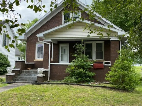 115 E 2nd St, Huntingburg, IN 47542