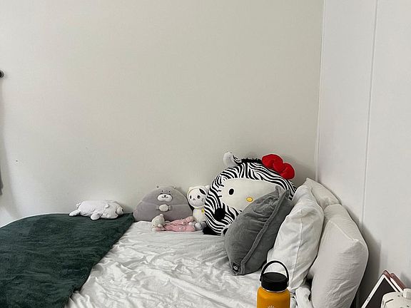 5th image of 50 W 34th St APT 23B06