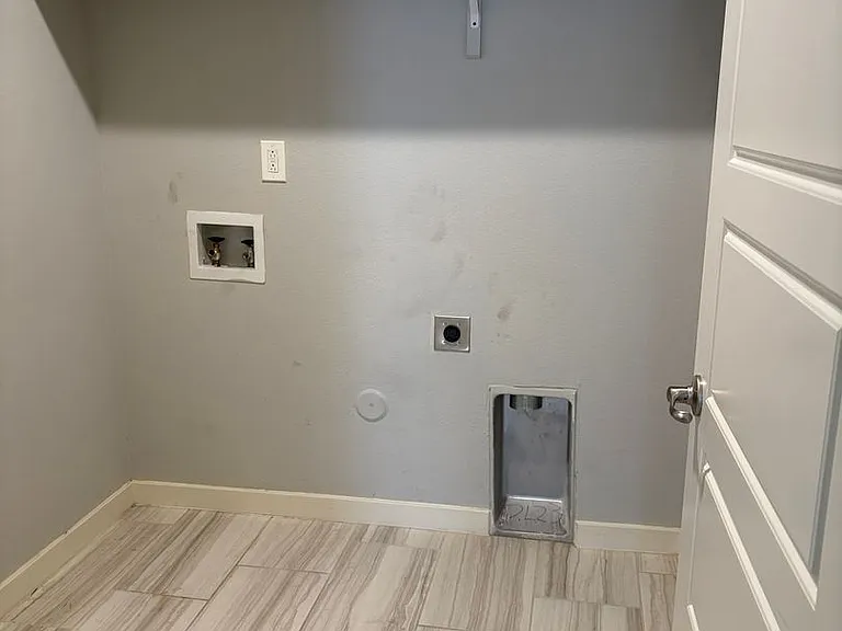 11571 Leonor Duran St — Photo 23