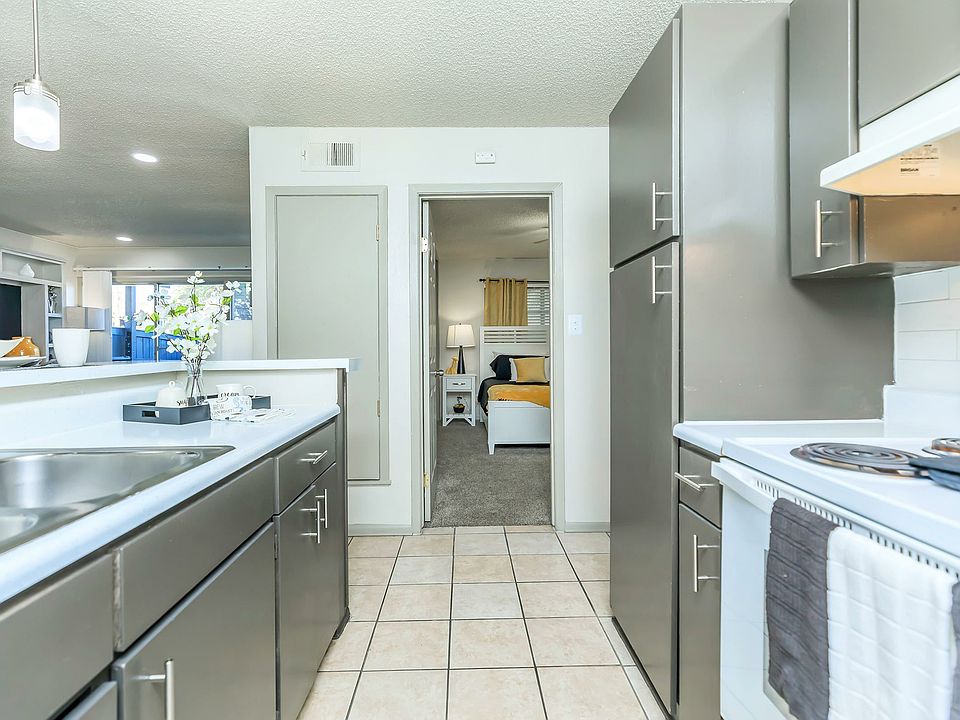 1st image of 807 Flame Cir #252