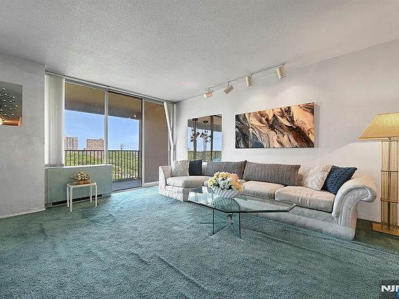 4th image of 5 Horizon Rd APT 807