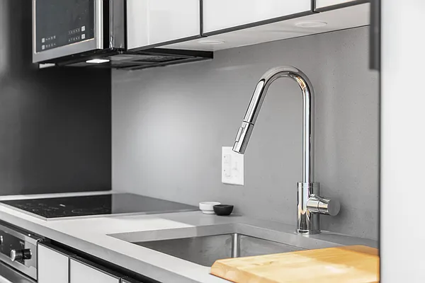 Rented by Charney Real Estate LLC | media 8