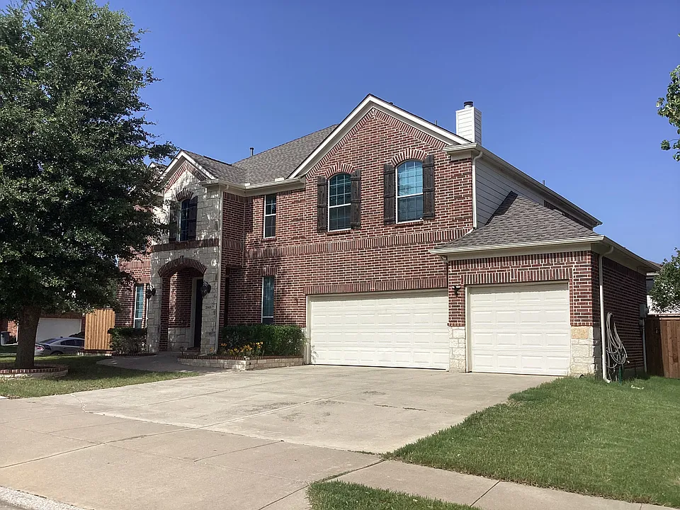2965 Lakemont Dr
