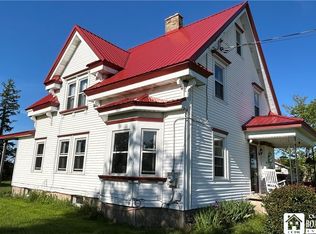 1690 King Rd, Silver Creek, NY 14136