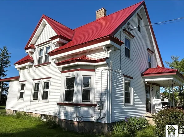 1690 King Rd, Silver Creek, NY 14136