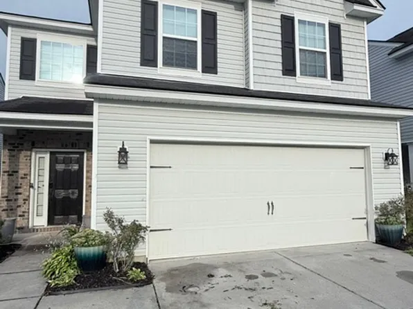 245 Swamp Creek Ln, Moncks Corner, SC 29461