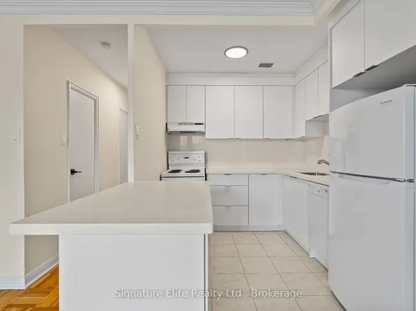 165 Balliol St #301, Toronto, ON M4S 1C2